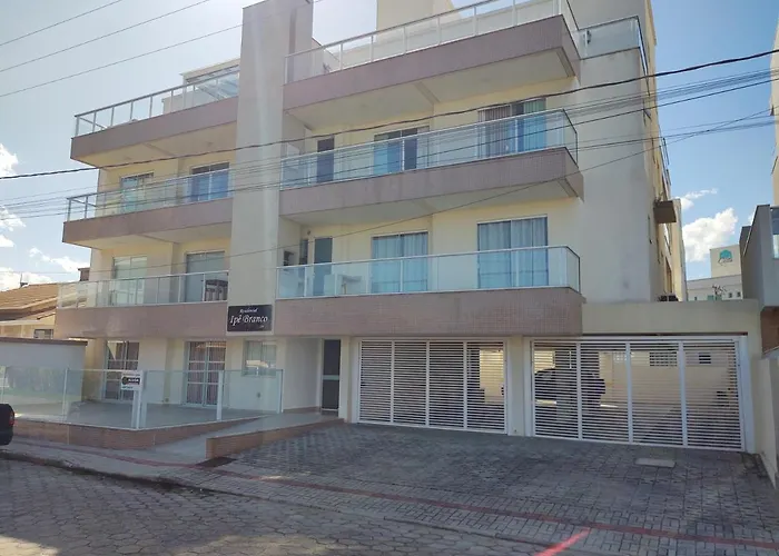 Apartamento Ipê Branco, Mariscal, ótima localização Bombinhas